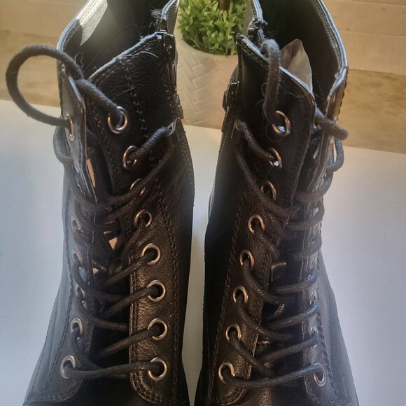 So Bowfin womens combat boots NWOT - Picture 5 of 5